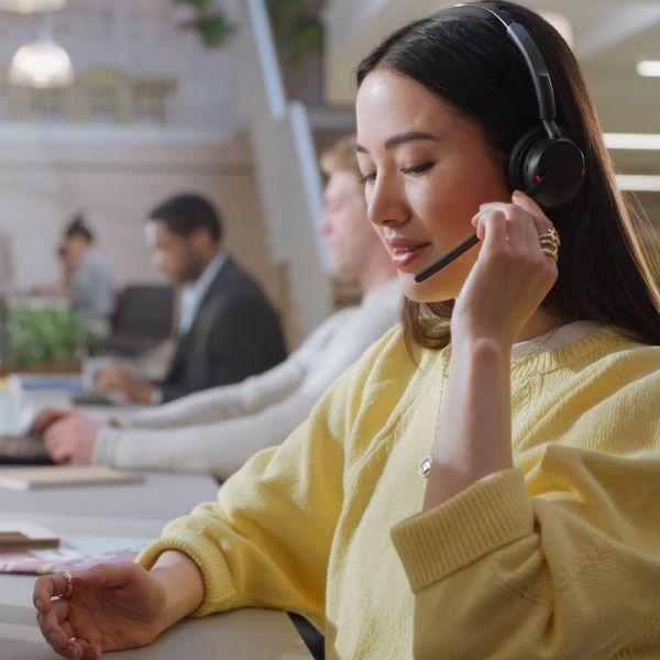 Jabra Evolve3 65 Mono in use