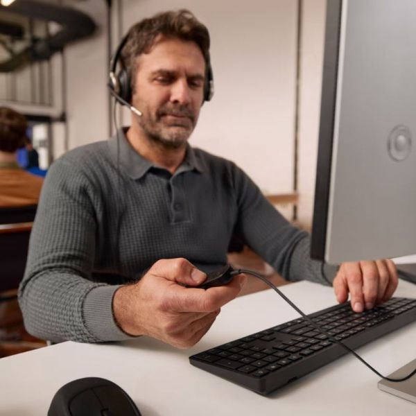 HP Poly Mission 825 USB-C ANC headset