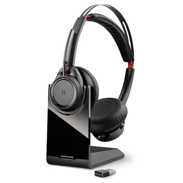 Plantronics Voyager Focus UC com base