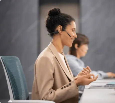 Auriculares de condução óssea Auriculares de condução óssea com design que deixa os ouvidos livres