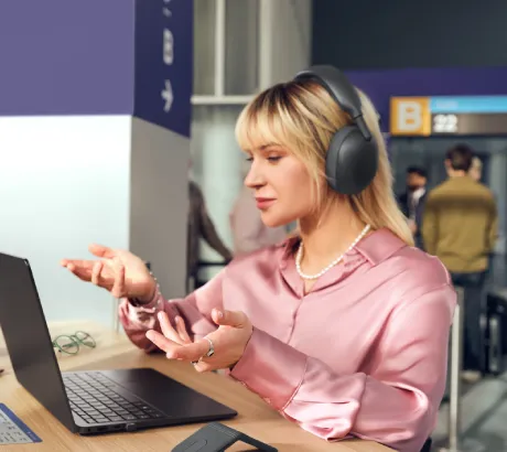 Auscultadores Logitech com microfone para chamadas e reuniões profissionais
