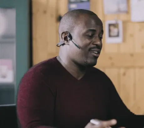 Auscultadores Shokz de condução óssea com microfone para comunicações profissionais